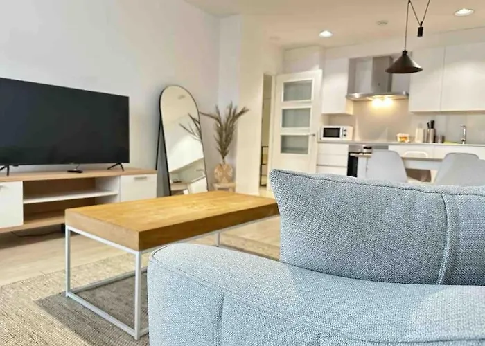 Jacinto Benavente 15, 1s Con Parking Gratis By Ybh * Vigo